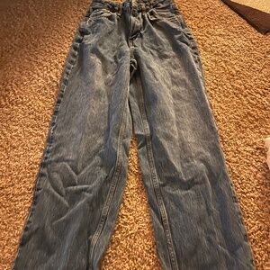 Wide leg dark wash urban jeans